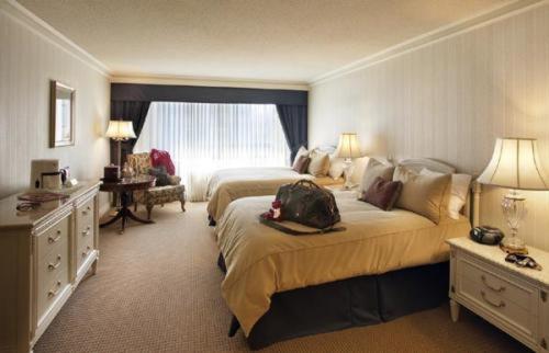 Sutton Place Hotel Toronto Room photo